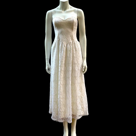 Vintage Dresses & Skirts - Indy Lace Midi Dress